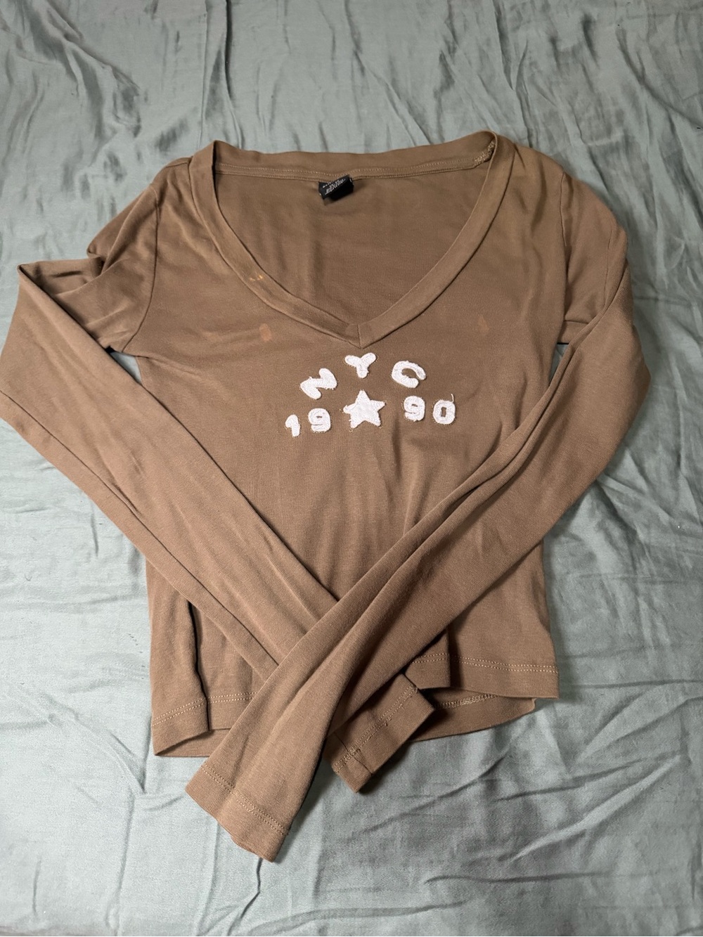 🤎 Urban Outfitters NYC 1990 Baby Tee | Y2K Long Sleeve Graphic Top 🤎